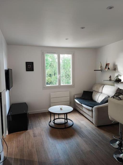 Charmant Appartement 2 Pieces Proche Disneyland Villeneuve-Saint-Denis Екстер'єр фото